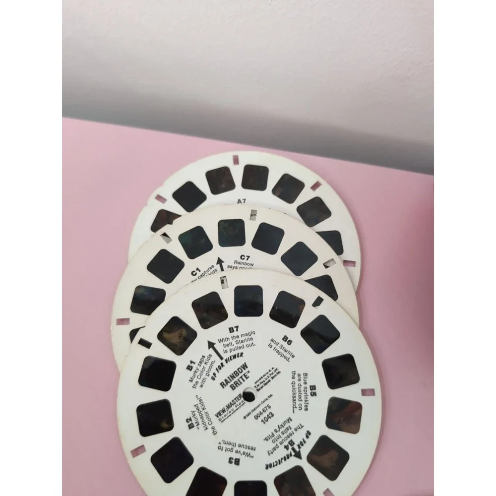 View-Master 3D Viewer w/ 19 Reels LOT Sesame Street, Princess of Power, Etc.